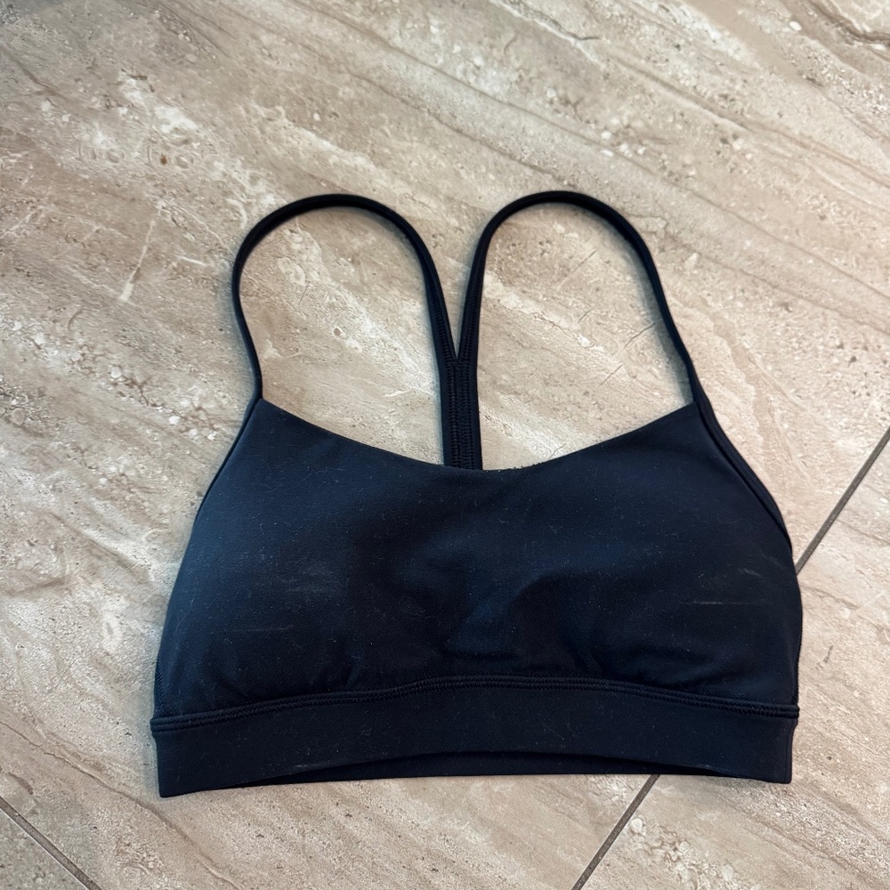 Lululemon Flow Y Bra Nulu-light support A/C cup Size 2 Black